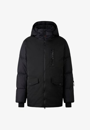 Schwarze Steppjacke mit Kapuze, zwei Fronttaschen, Reißverschluss vorne und einem glänzenden Patch mit "FIRE + ICE" Branding auf der Brust.