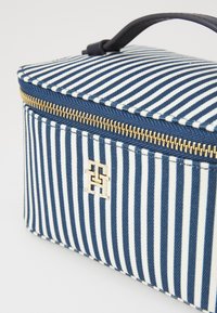 Tommy Hilfiger POPPY SUMMER VANITY CASE - Wash bag - blue