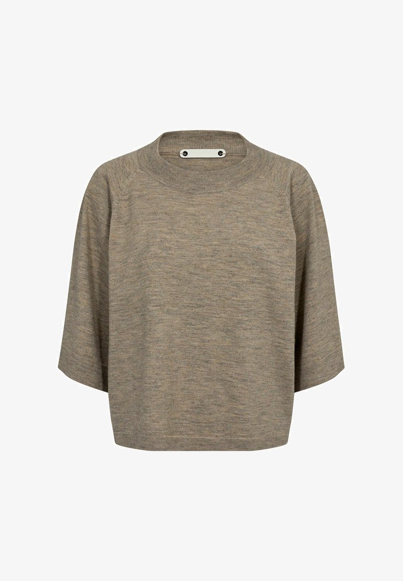 Beige Pullover mit kurzen Ärmeln aus weichem Strickmaterial. Hat einen hohen Kragen und zwei dekorative silberne Druckknöpfe am Rücken.