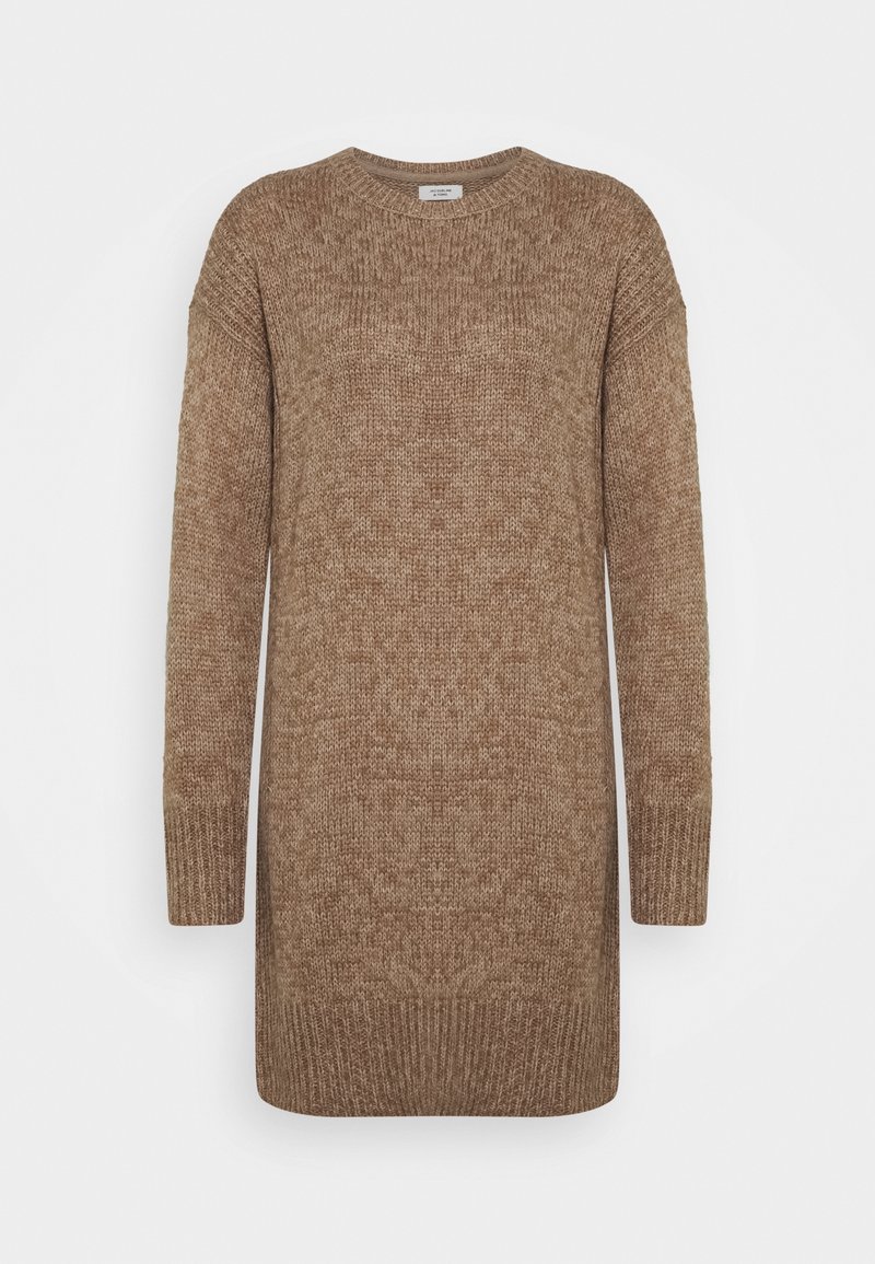 Robe-pull en tricot à manches longues de couleur brun clair avec poignets, ourlet et encolure ronde côtelés, présentée sur un fond uni.