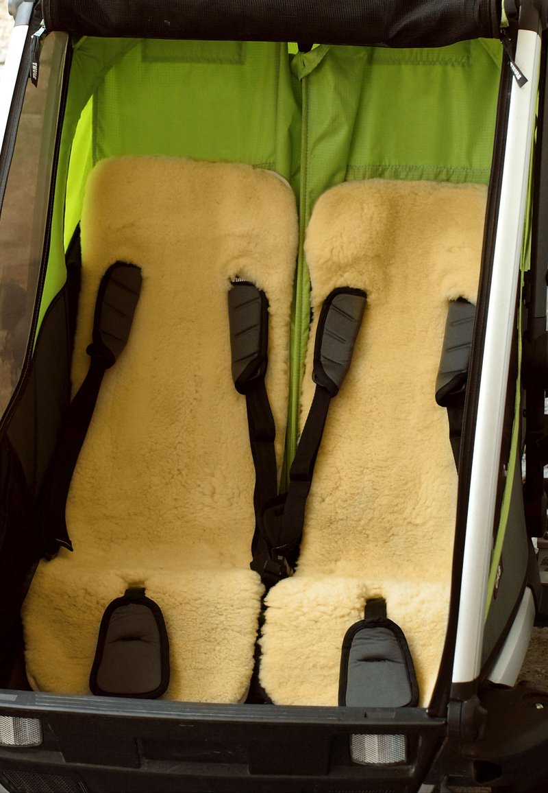 Werner Christ Baby Fahrradanhnger LAMMFELL aus echtem medizinischem Fell -  Fusack - natur/gelb - Zalando
