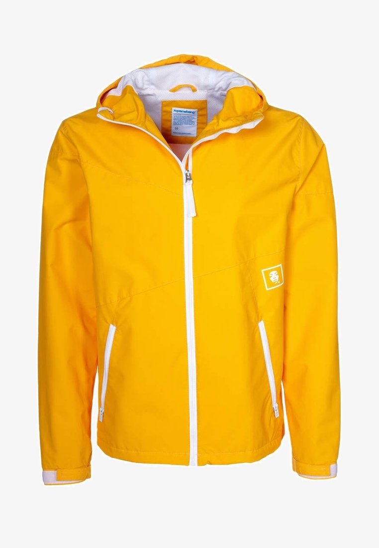 Żółta wodoodporna kurtka z kapturem, przednim zamkiem błyskawicznym, dwoma bocznymi kieszeniami i elastycznymi mankietami. Wykonana z gładkiego, syntetycznego materiału z siateczkową podszewką.