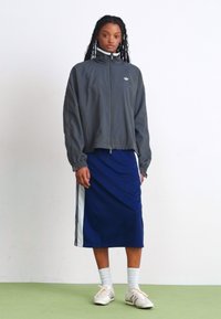 Thumbnail Image 2