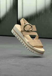 Sélectionné, sand/gold-coloured