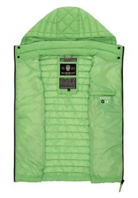 Limonengrüne gesteppte Jacke mit Kapuze, ausgestattet mit Innentaschen und einem Etikett. Der Stoff ist glatt und hat eine glänzende Oberfläche.