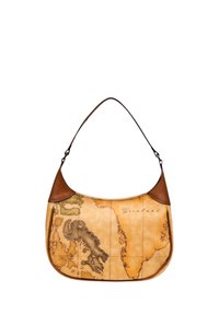 Sac à main en cuir marron et tissu beige avec un motif de carte, rehaussé de touches de vert et de marron foncé, en forme incurvée et doté d'une seule sangle pour l'épaule.