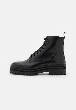 ASTORIA LACE BOOT - Nauhalliset nilkkurit - black
