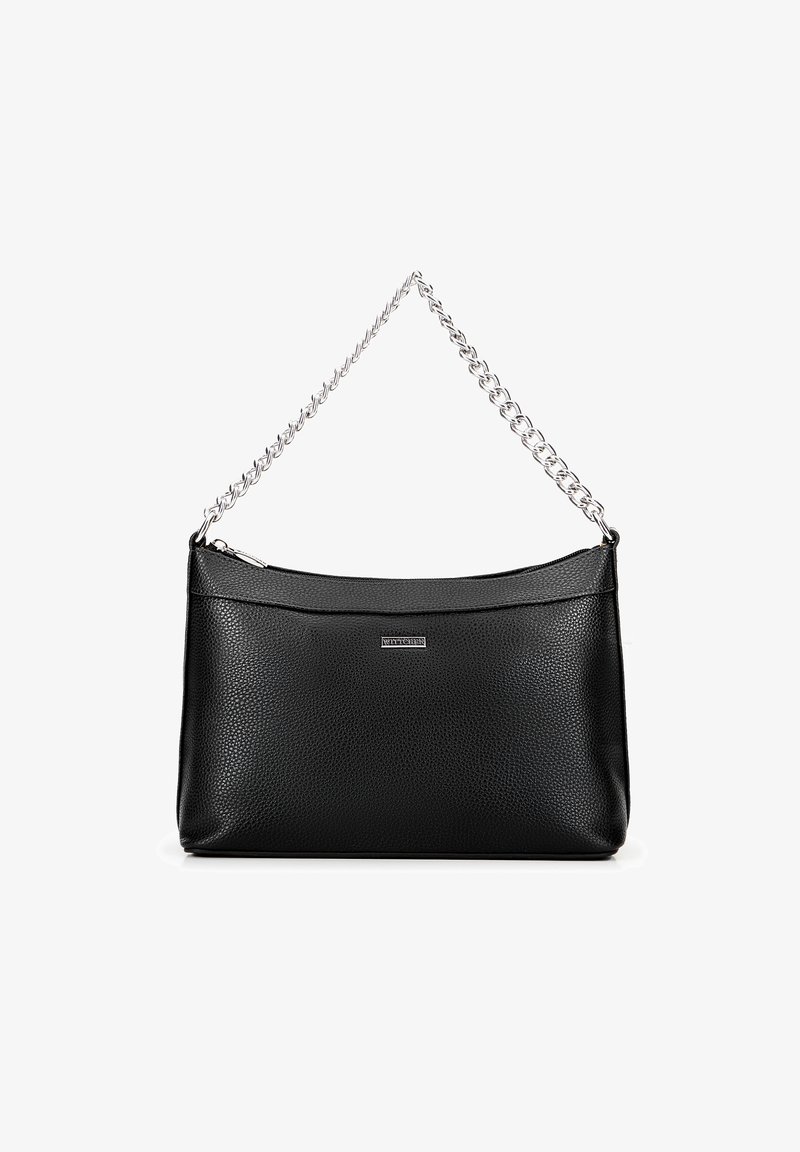 Borsa a tracolla in pelle nera con una finitura testurizzata, caratterizzata da una tracolla in catena argentata e una chiusura a zip sulla parte superiore. Design minimalista con branding sottile.