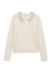 Sweter w kolorze kremowym o miękkiej teksturze, okrągły kołnierz ozdobiony srebrnymi ćwiekami oraz ściągacze na rękawach i u dołu.