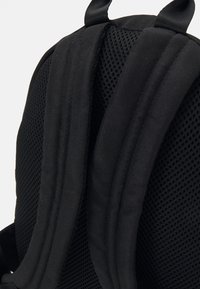 EA7 Emporio Armani ZAINO UNISEX czarny