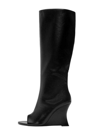 Topánky na vysokom opätku - black