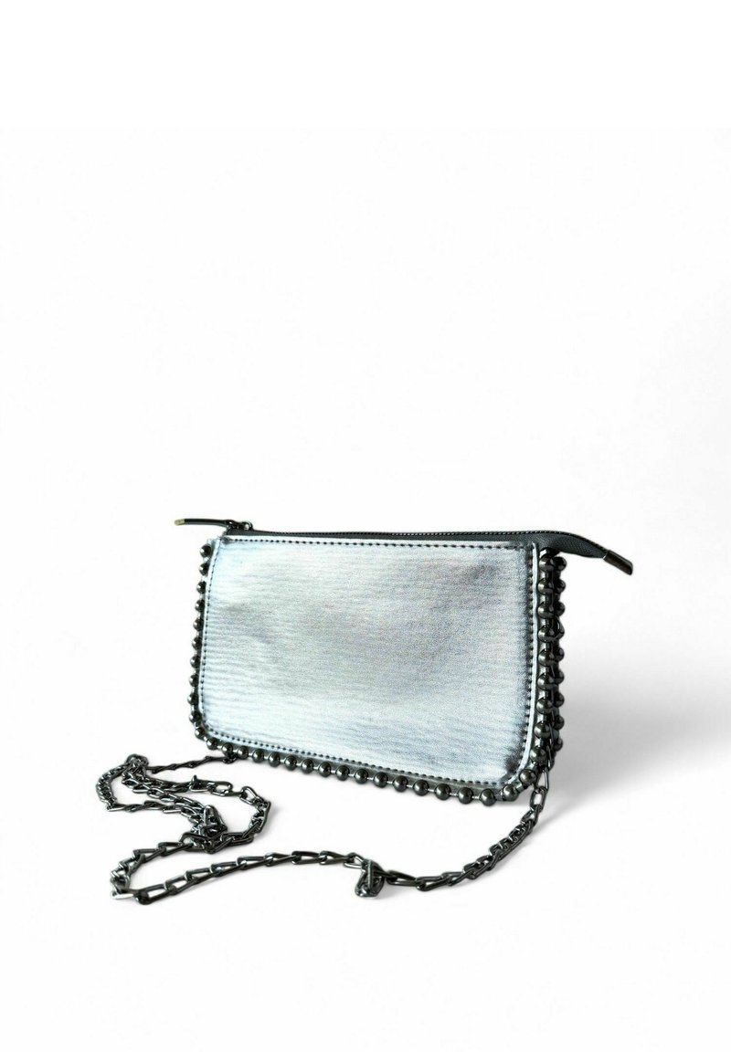 Mianqa Clutch - silver coloured