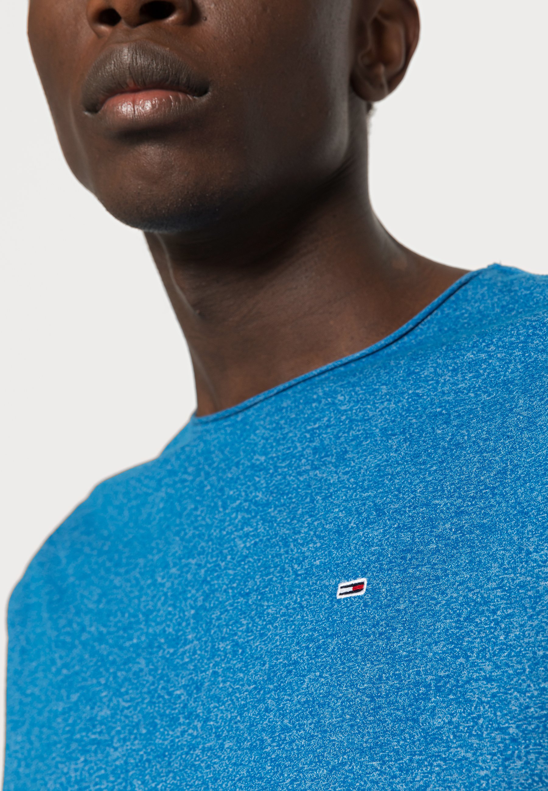 Tommy Jeans SLIM JASPE NECK - Camiseta básica - regatta blue/azul - Zalando .es