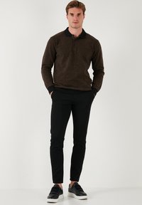 Buratti REGULAR FIT - Svetrík - camel