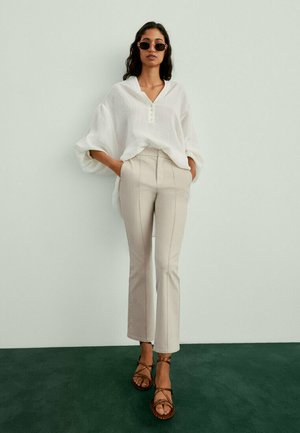 KICK FLARE WITH SEAM - Pantalon classique - stone