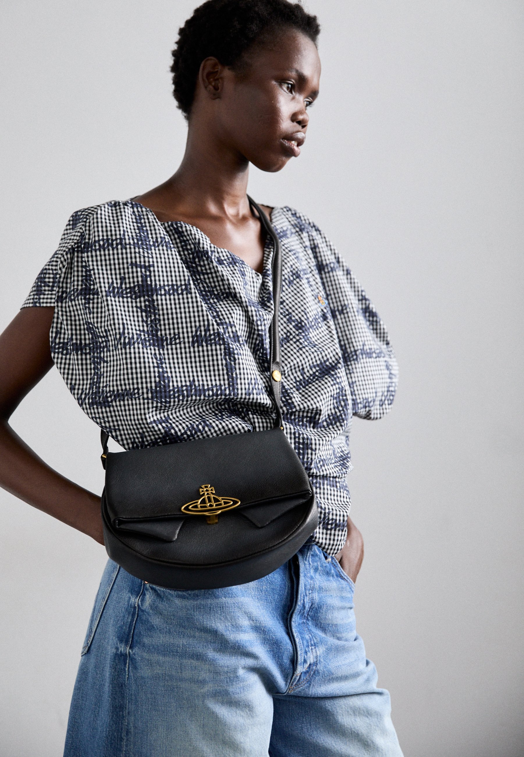 ショルダーバッグ・ポシェット VIVIENNE WESTWOOD SADIE SHOULDER BAG Sadie Shoulder Bag in BLACK | Vivienne Westwood®