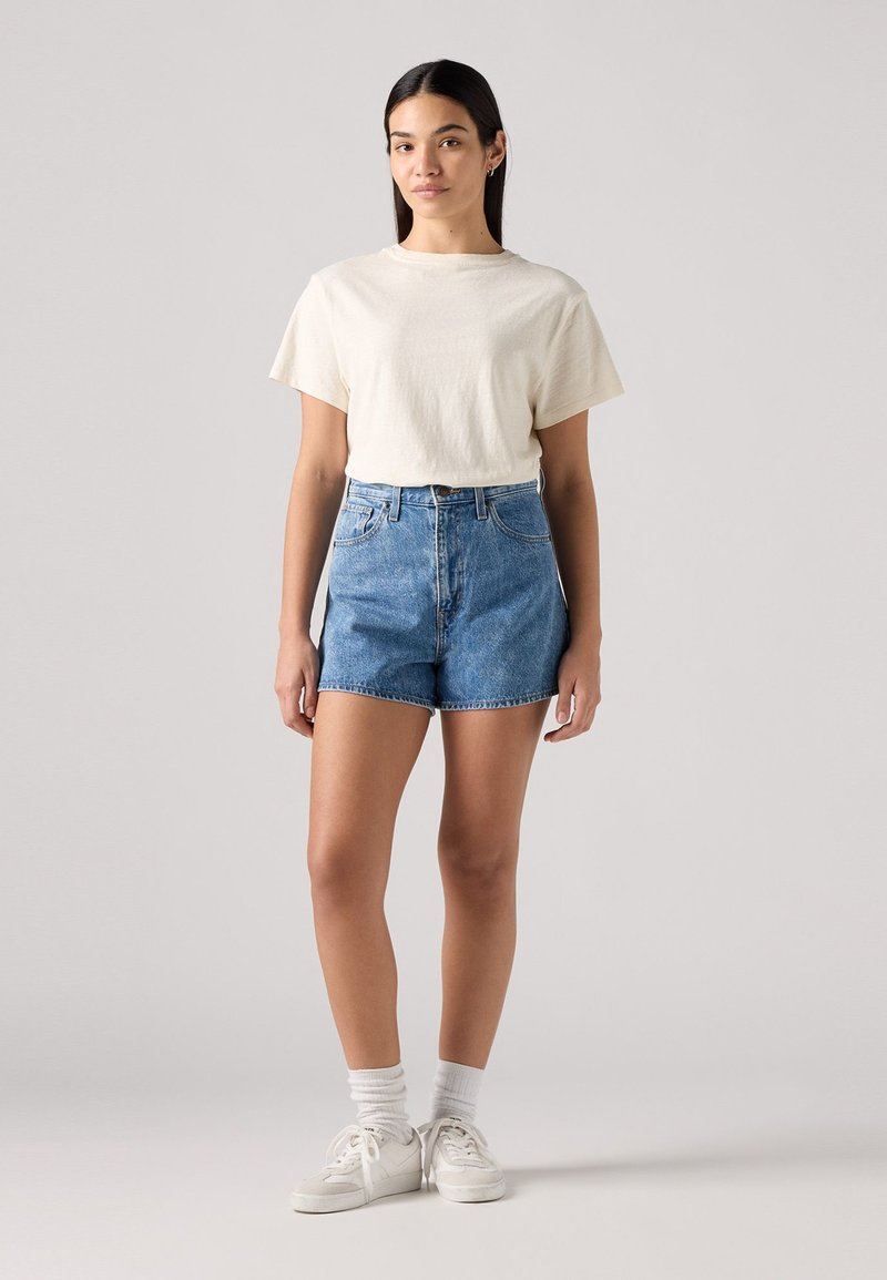 Cool Me Levi's High Rise Mom Shorts Levi's® HIGH WAISTED MOM