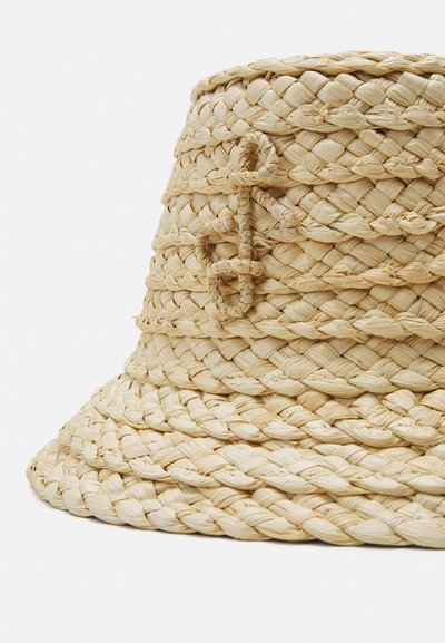 RUSLAN BAGINSKIY EMBELLISHED BUCKET HAT - Kalap - natural