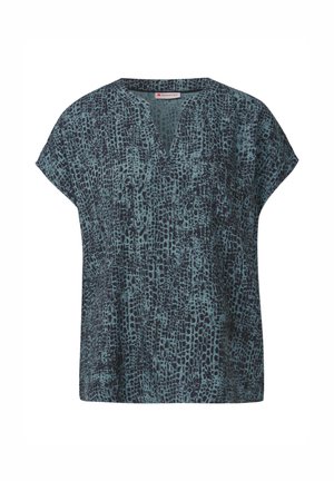 Korte mouwen top in een blauw en zwart abstract patroon, met een V-hals en een losse pasvorm, gemaakt van lichte stof.