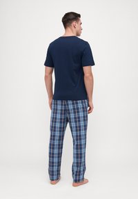 Jack & Jones JACLUCA TEE AND PANTS GIFTBOX - Pyjamas - navy/dark blue
