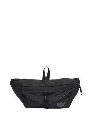 Schwarze Stoff-Gürteltasche mit einer vorderen Reißverschlusstasche, einer Schlaufe oben und einem kleinen Adidas-Logo in der unteren rechten Ecke.