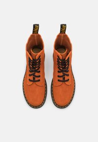 Dr. Martens Stivaletti stringati - tan