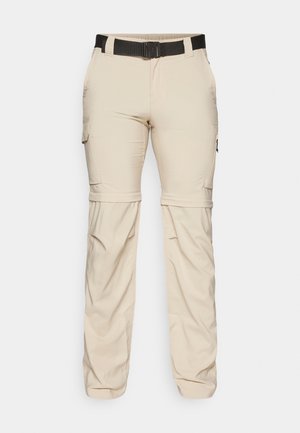 Pantalones cargo ligeros de color beige, con un acabado desenfadado, un cinturón negro y bolsillos laterales para mayor utilidad. Textura suave y diseño a medida.