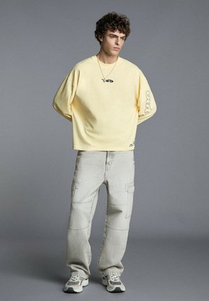 Bershka, BAGGY CARGO JEANS - Baggy Jeans - grey