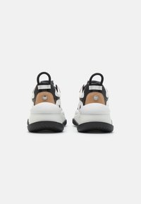 Steve Madden BELISSIMO - Sneakers laag - black/tan