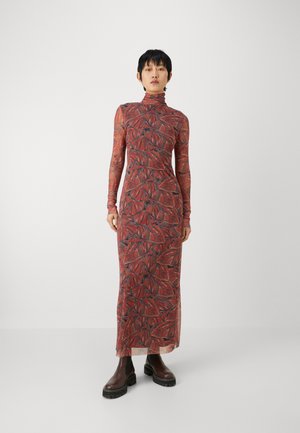 WING DRESS - Maksi garuma kleita - cinnamon