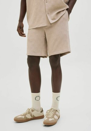 SHORTS REGULAR FIT SHORTS - Lühikesed püksid - oxford tan