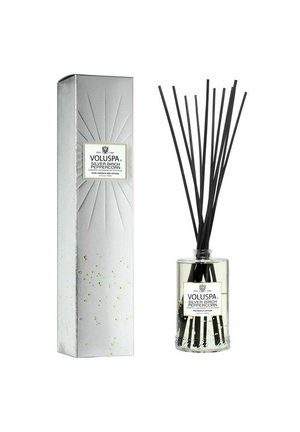 VOLUSPA REED DIFFUSER SILVER BIRCH PEPPERCORN 192ML - Doftspridare - transparent