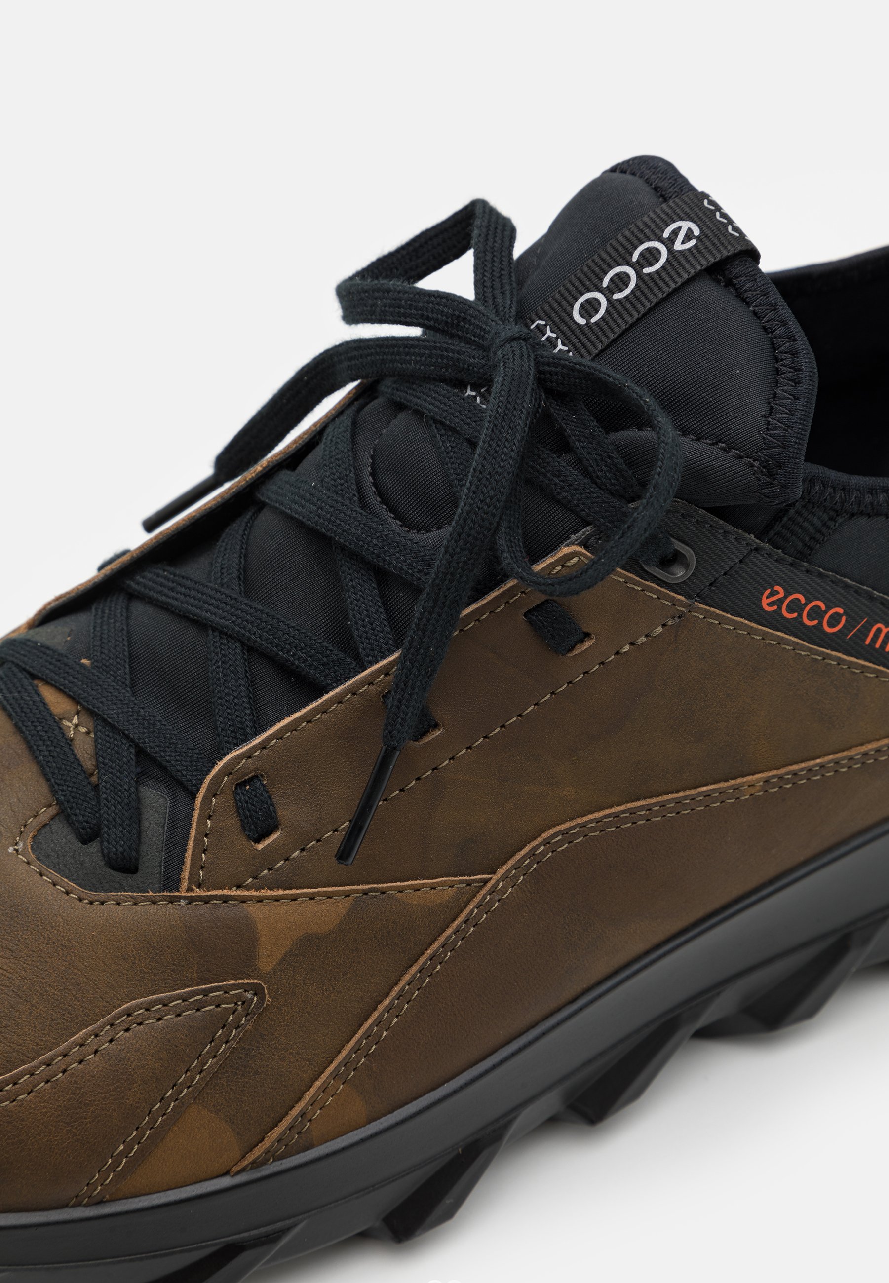 ecco tarmac