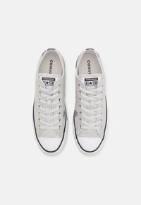 Converse CHUCK TAYLOR ALL STAR BORO STITCHING UNISEX - Zapatillas - barely grey/dark matter/white