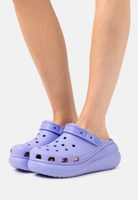 Crocs CRUSH UNISEX - Tamancos - digital violet