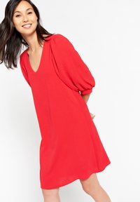 LolaLiza Dnevna obleka - red lipstick