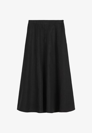 Czarna spódnica w kształcie litery A, wykonana z lekkiego materiału, z długością do kolan, subtelnymi zakładkami i gładką teksturą.