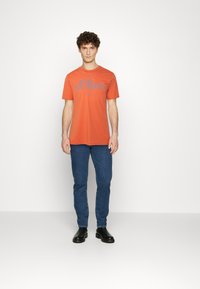 s.Oliver LOGO - T-shirt print - orange