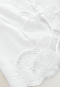 Vest - white