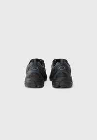 Lacoste STORM 96 - Tenisice - black