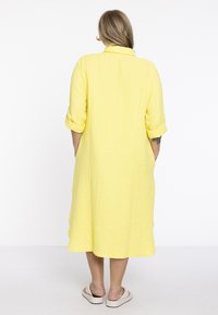 YOEK WITH COLLAR - Blusenkleid - yellow