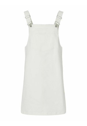 Valge denimpüksid, millel on reguleeritavad rihmad, eesmine tasku ja laienev kuju. Kanga tekstuur on pehme ning jooned on puhtad.