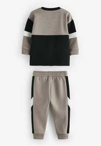 Next SOFT TOUCH AND JOGGERS SET - REGULAR FIT - Dressikomplekt - neutral black