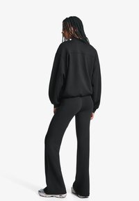 Bershka Sportska majica - black