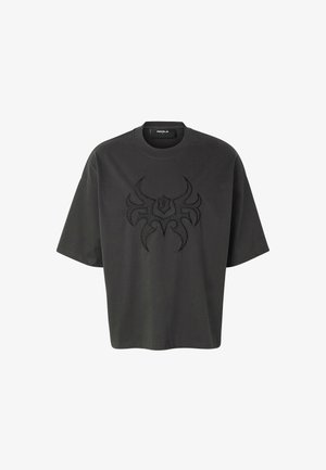 FAVELA, FV RIVETS T-SHIRT - T-shirt imprimé - black gradient wash