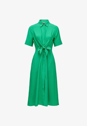 Robe midi verte avec manches courtes, col chemise, fermeture par boutons sur le devant et nœud à la taille.