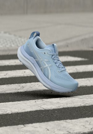 ASICS GEL KAYANO 33 - Παπούτσια για τρέξιμο σε δρόμο - solid air/soft sky