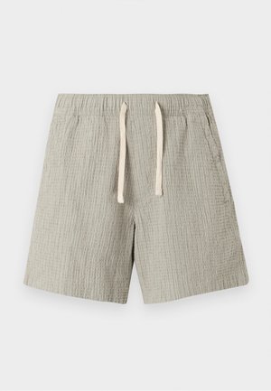 Lysegrå, teksturerte, uformelle shorts med elastisk midjebånd og hvit snor, frontlommer, vist på en ensfarget bakgrunn.