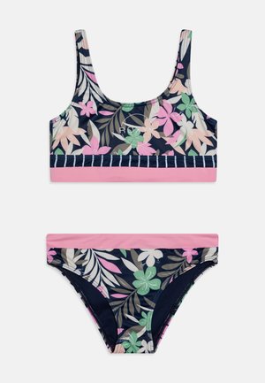 Meisjes twee-delig zwemset met donkerblauwe basis, roze en groene bloemenprint, roze elastische bandjes en witte "ROXY"-logo op de top.