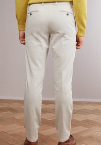 Falconeri Chinos - alabaster